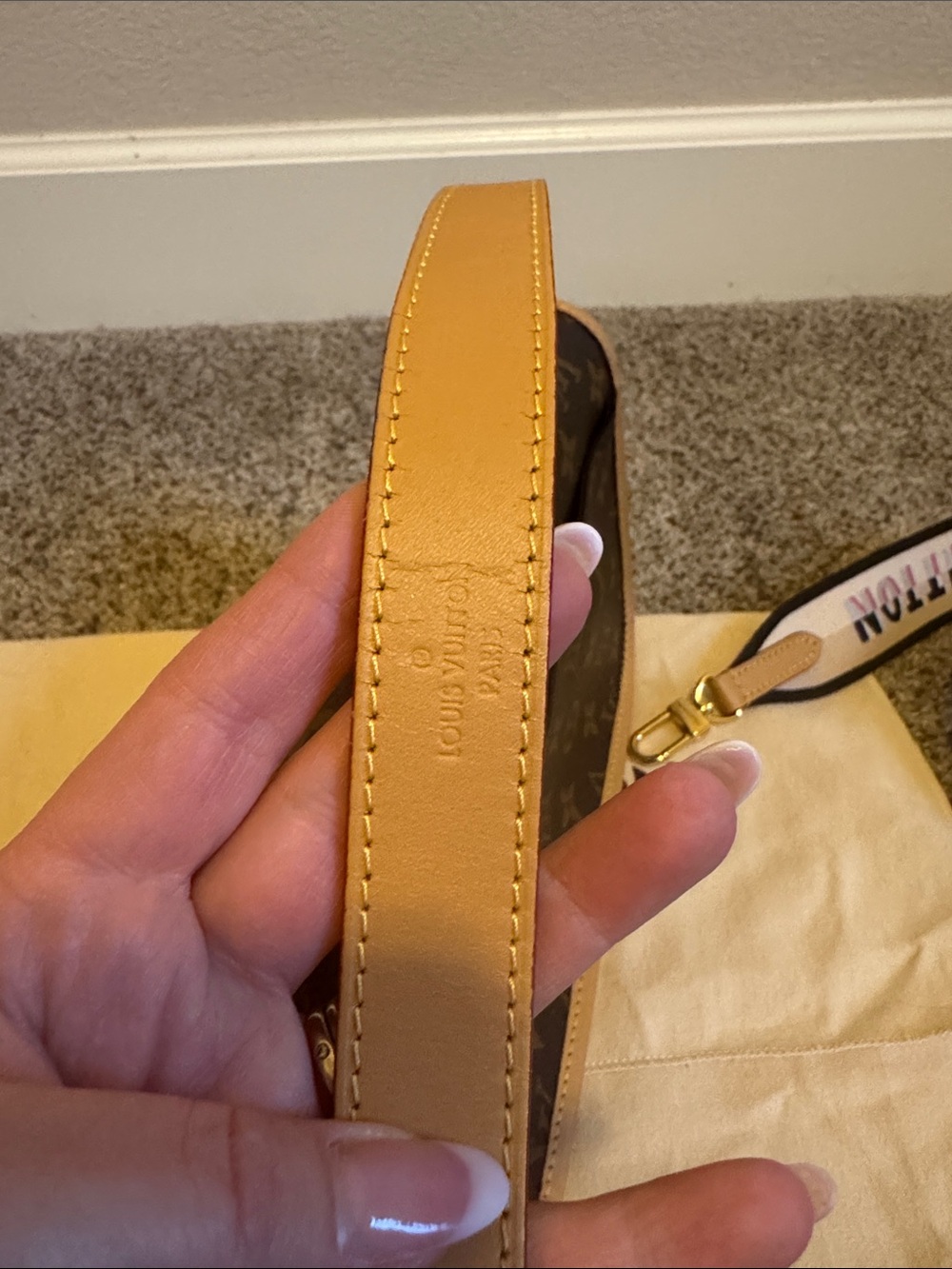 AUTHENTIC LOUIS VUITTON DIANE HANDBAG - Picture 7 of 13